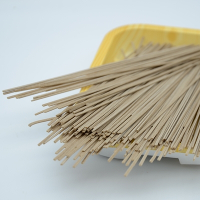 Alforfón tradicional oscuro de Natarual de los tallarines de Soba del Udon de la familia 500g hecho