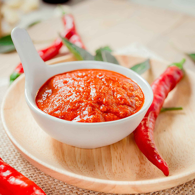 La salsa de chiles china del ISO Tobajan pega a Chili Sauce caliente 920g